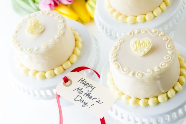 Cake Designs to make this Mother’s Day Special for your Mother
