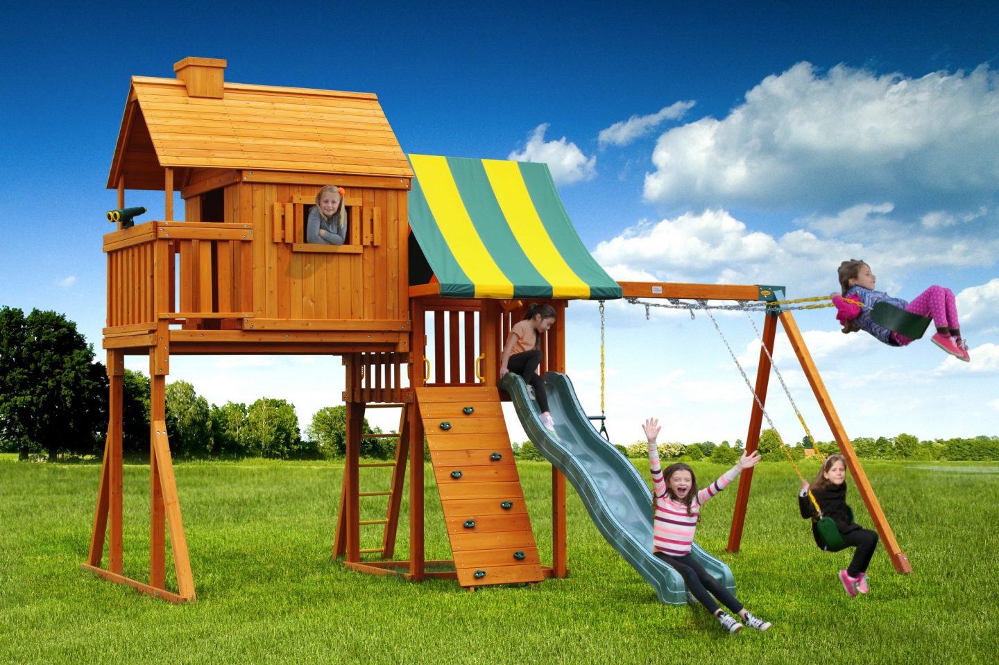 Few Reasons to Build a Play Set in the Backyard